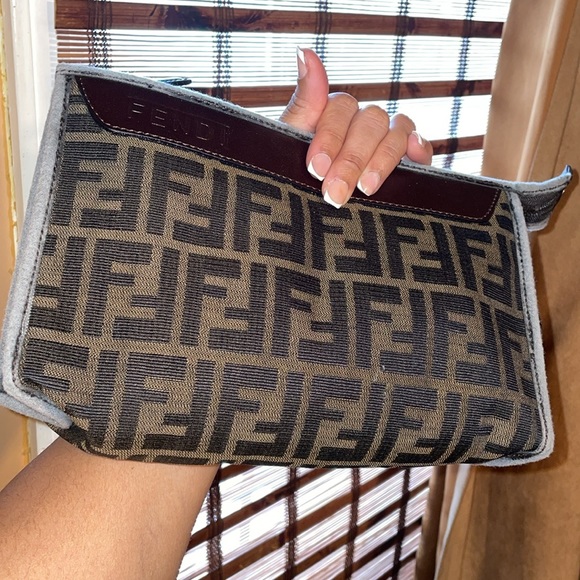 Fendi Handbags - Vintage Fendi Zucca clutch